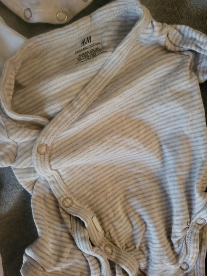 Lot 3 bodies croisés 3 pijamas 1m - photo numéro 5