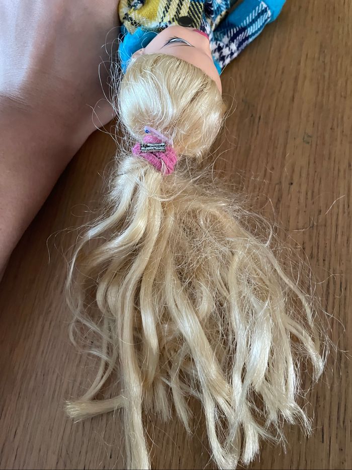 Poupée bratz - photo numéro 4
