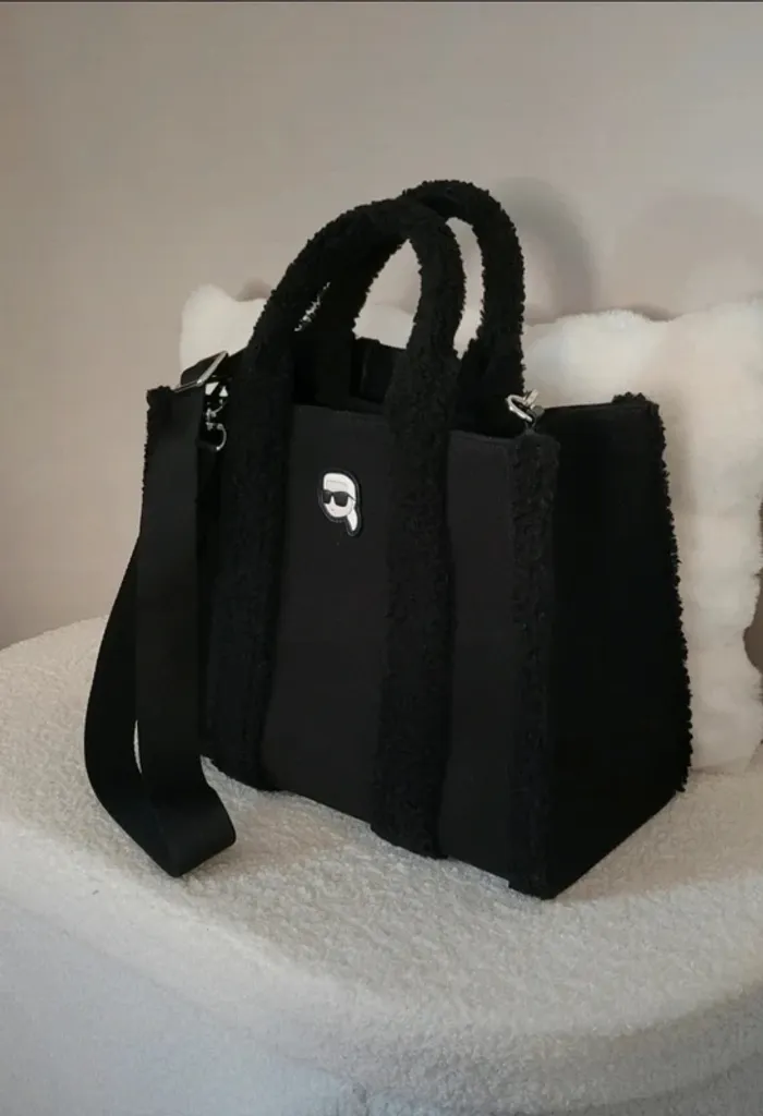 Sac XXL. Tissu et fourrure. Bandoulière réglable amovible. Karl Lagerfeld authentique. Neuf 🥰 - photo numéro 2
