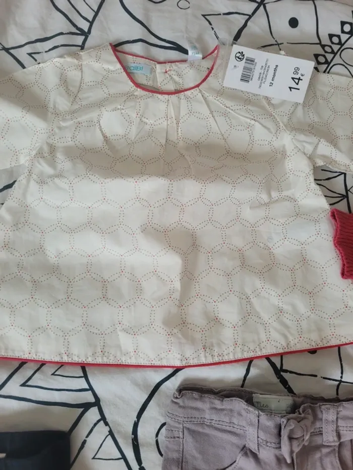 Lot vêtements fille 12 mois - photo numéro 3