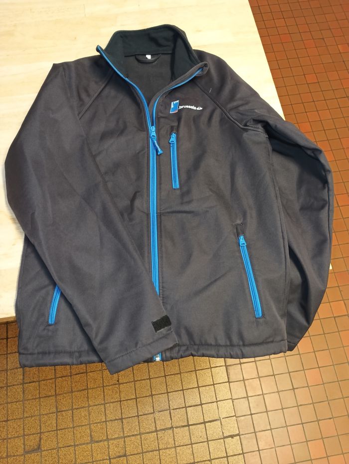 Veste softshell noire à fermeture bleue – Taille S – Imperméable, coupe-vent, légère - photo numéro 7