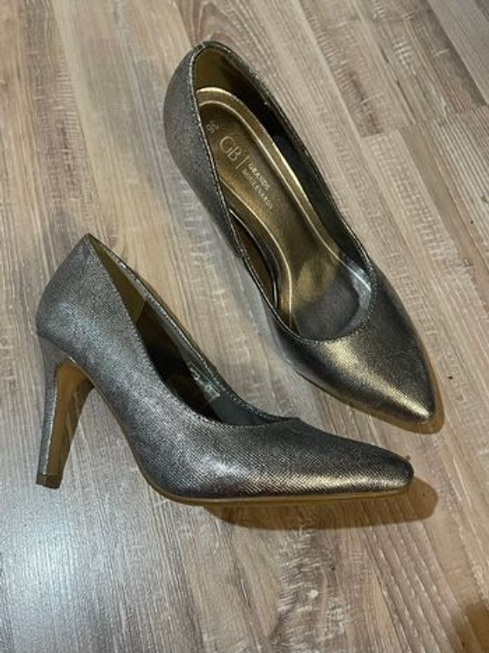 Escarpin - photo numéro 2