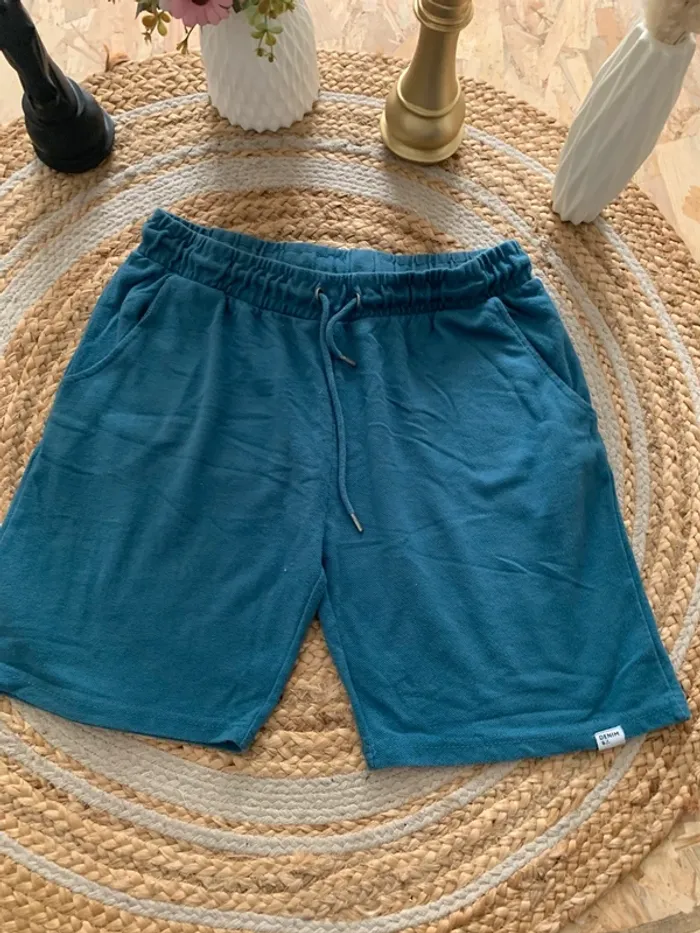 Short bleu - photo numéro 2