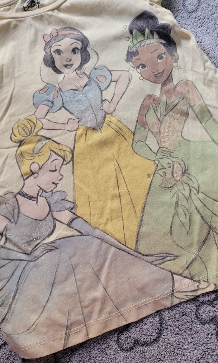 Tee-shirt princesses disney 5/6 ans - photo numéro 2