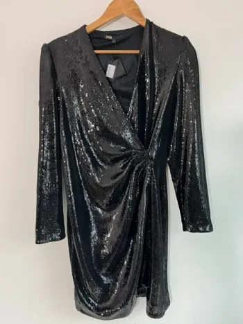 Robe Maje sequins noirs