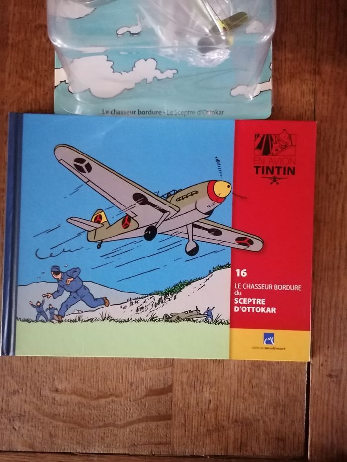 Tintin Avion n16 Le Chasseur Bordure - photo numéro 3