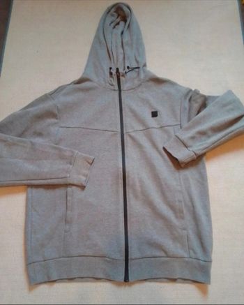 Veste jogging a capuche