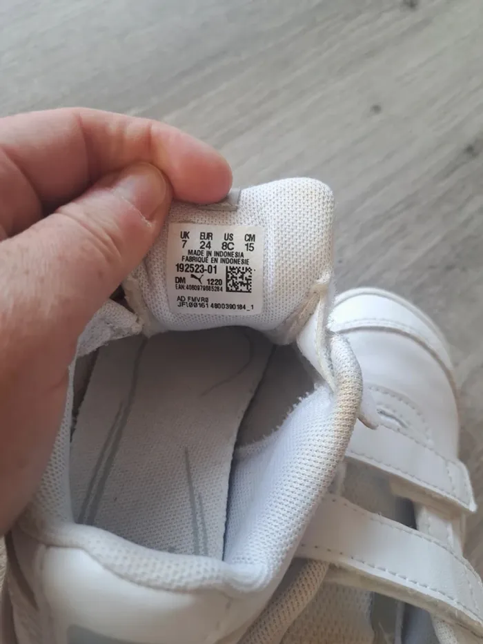 Basket a scratch puma taille 24 - photo numéro 6