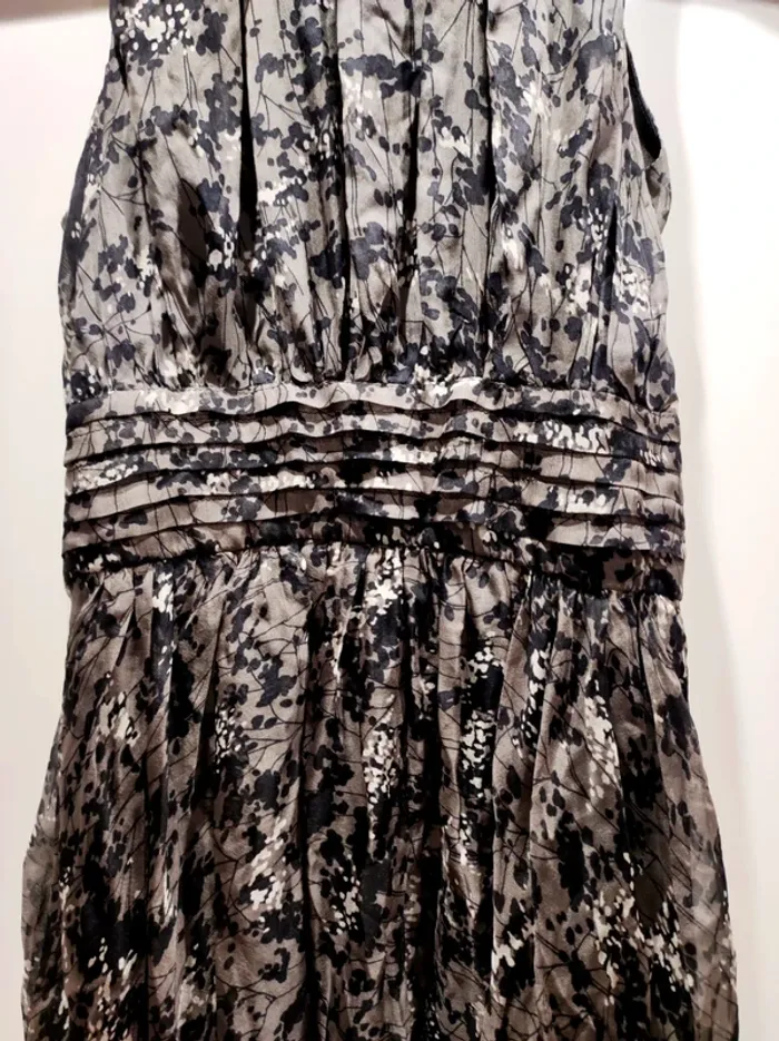 Robe longue fleurie en soie - très bon état - photo numéro 3