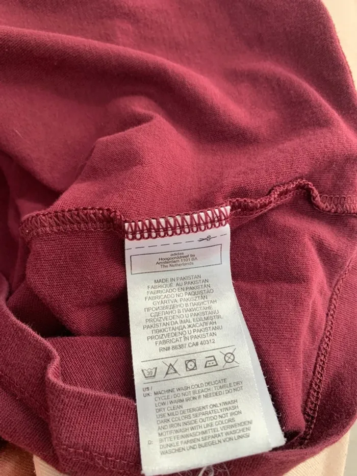 T shirt Adidas mixte  en parfait état - photo numéro 4