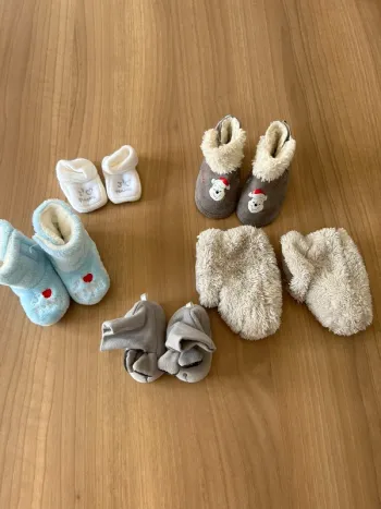 Très gros lot de 5 paires de chaussons bébé