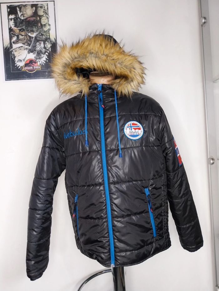 Manteau Nebulus M