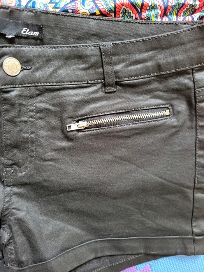 Ensemble short noir et haut dos nus - photo numéro 3