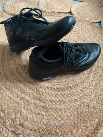 Basket Easy Tone Reebok noires taille 38