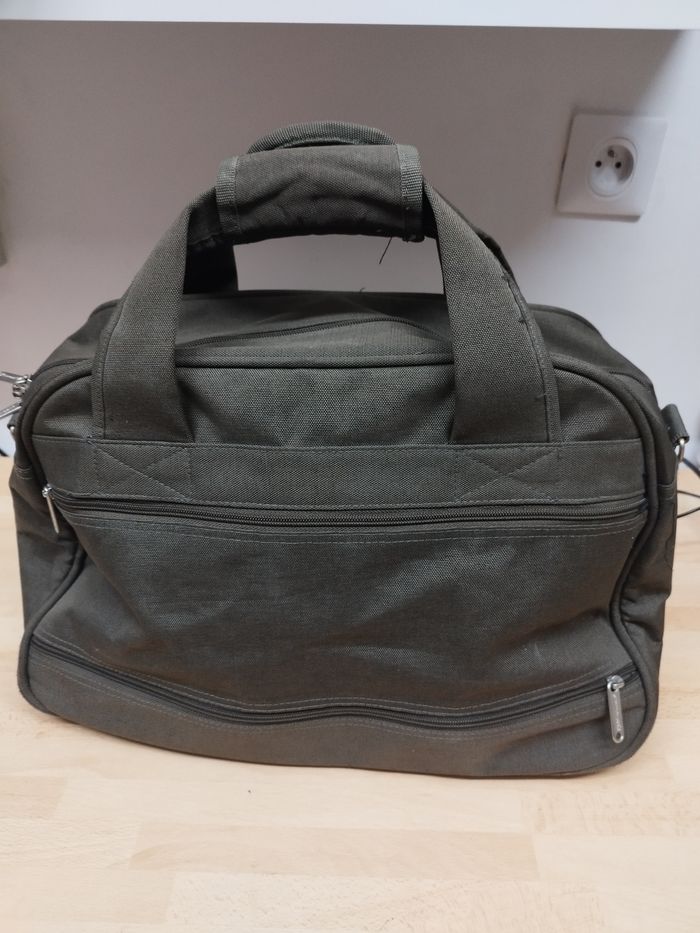 Petit sac de voyage dimension 45 cm x 30 cm x 22 cm - photo numéro 3