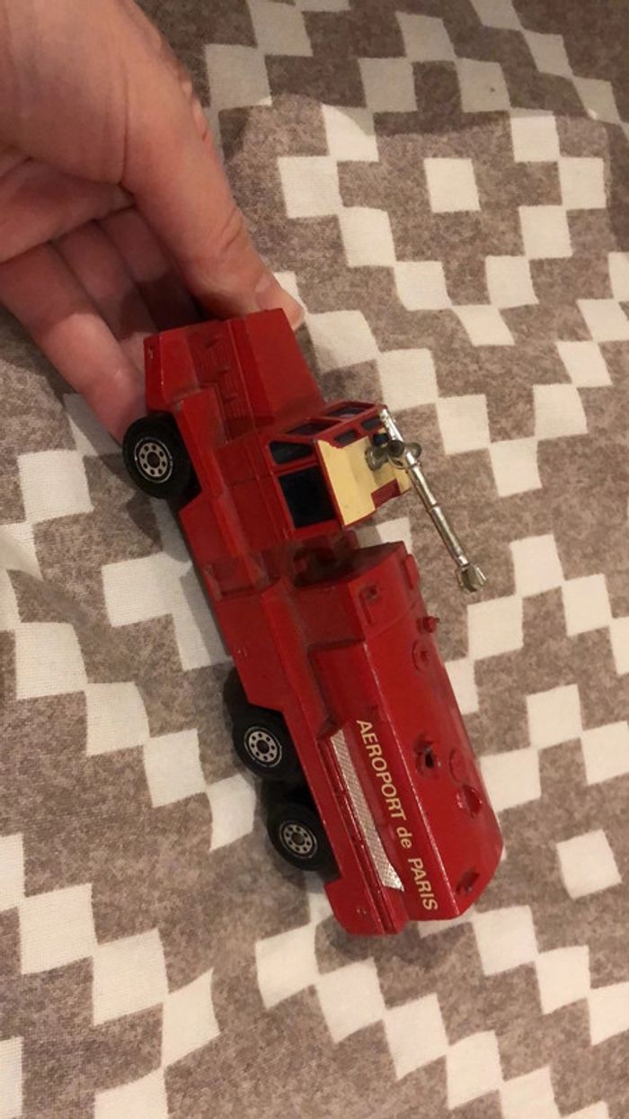 Aéroport de paris camion