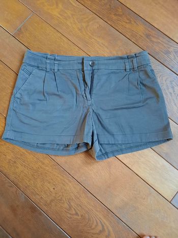Short court H&M kaki taille 38