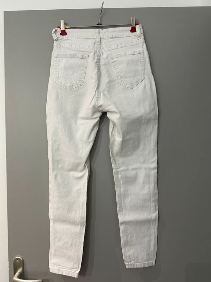 Jean blanc taille S shein - photo numéro 2