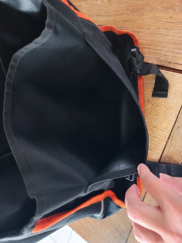 Cartable jurassic world - photo numéro 6