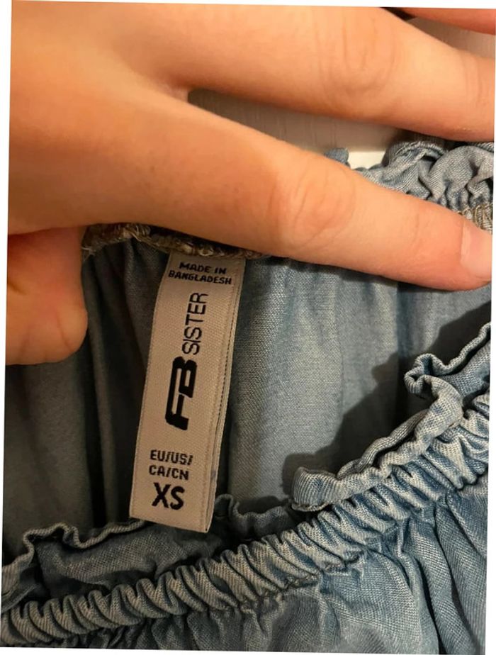 Combishort effet jean bleu porté épaule femme taille XS - photo numéro 2