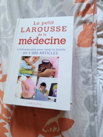 Le petit Larousse de la medecine