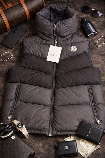 Doudoune sans manches Moncler – Taille L – Excellent ét