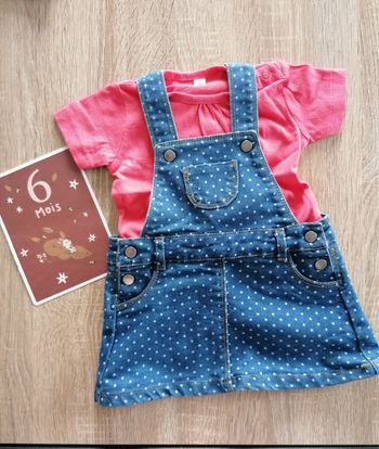 Robe en jeans+ tee-shirt