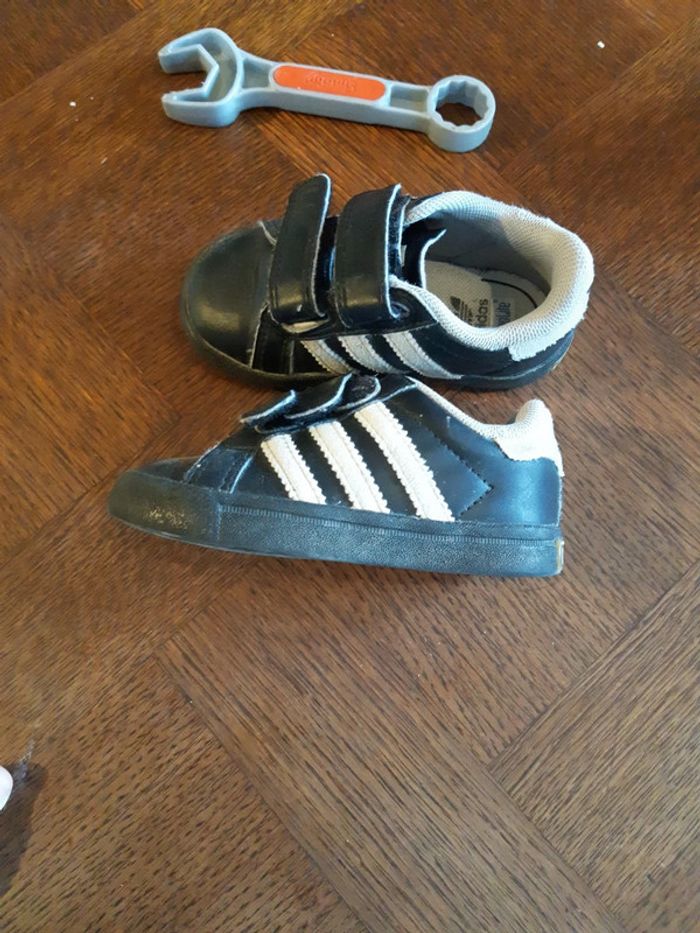 Basket adidas taille 20