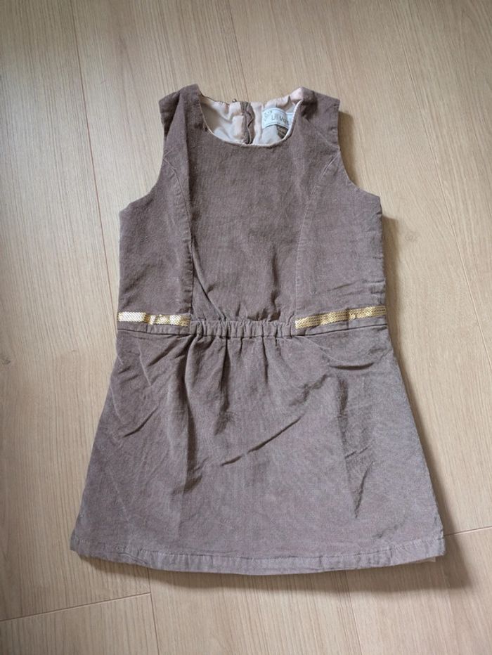 Gros lot robes fille 5 ans, pantacourt et chemise de nuit - photo numéro 15
