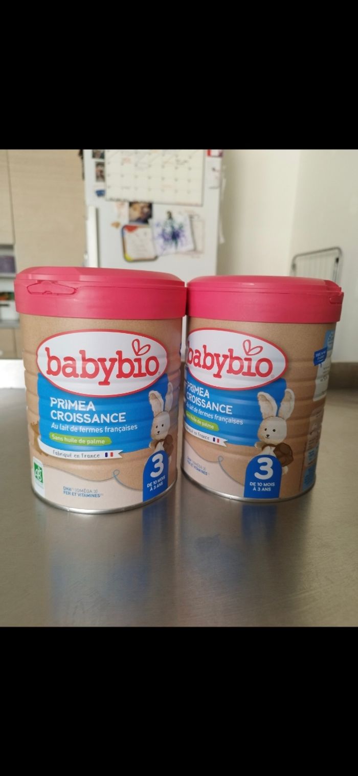 2 boîtes lait Babybio