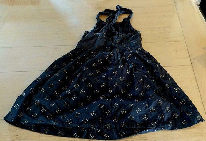 Jolie robe fille 6ans en très bon état - photo numéro 2