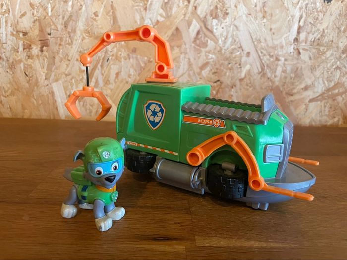 Idée cadeau 🎁 figurine Rocky et son véhicule de la Pat Patrouille - photo numéro 2