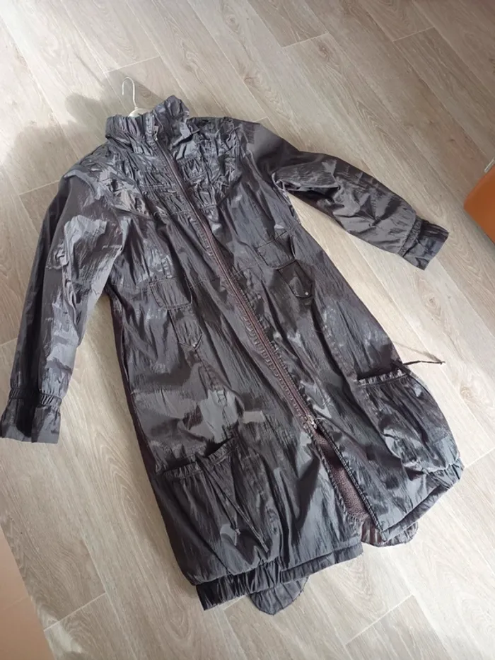 Manteau marron, taille 42
très bon état ,