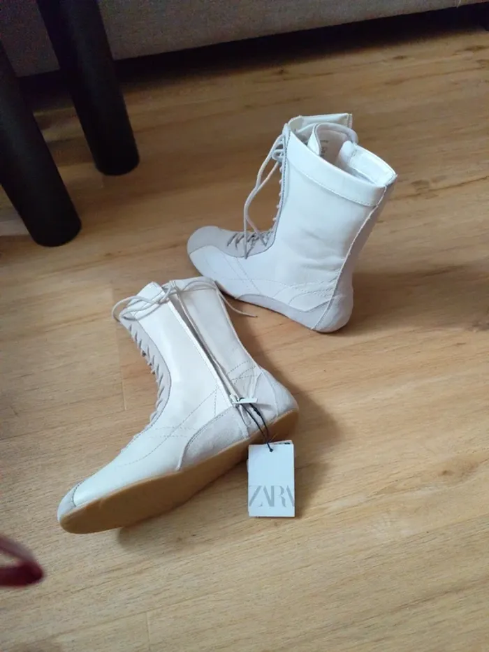 Baskets hautes style boxe Zara cuir blanc cassé 36 neuves