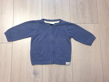 Gilet bleu. Garçon 6 mois. Marque Tape à l'oeil