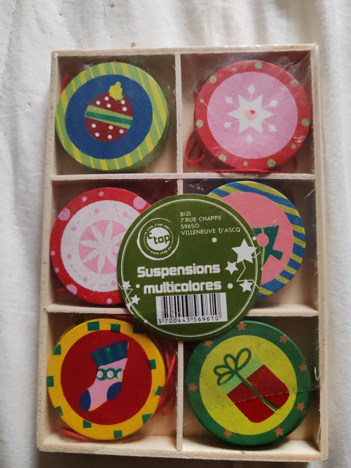 Suspension multicolore