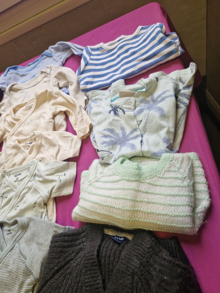 Lots vetement 1 mois garçon N 8 - photo numéro 5