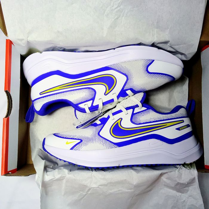 Nike cosmic runner taille 39 neuves