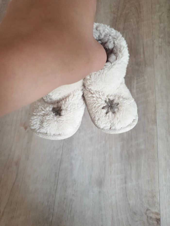 Chaussons bébé 0/6m neuf - photo numéro 5