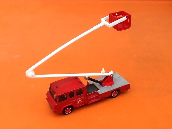 Voiture miniature Pompier Camion Berliet 770 Camiva Mars 1973 - photo numéro 6