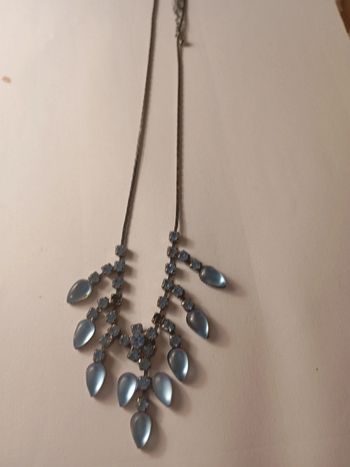 Collier fantaisie bleu strass
