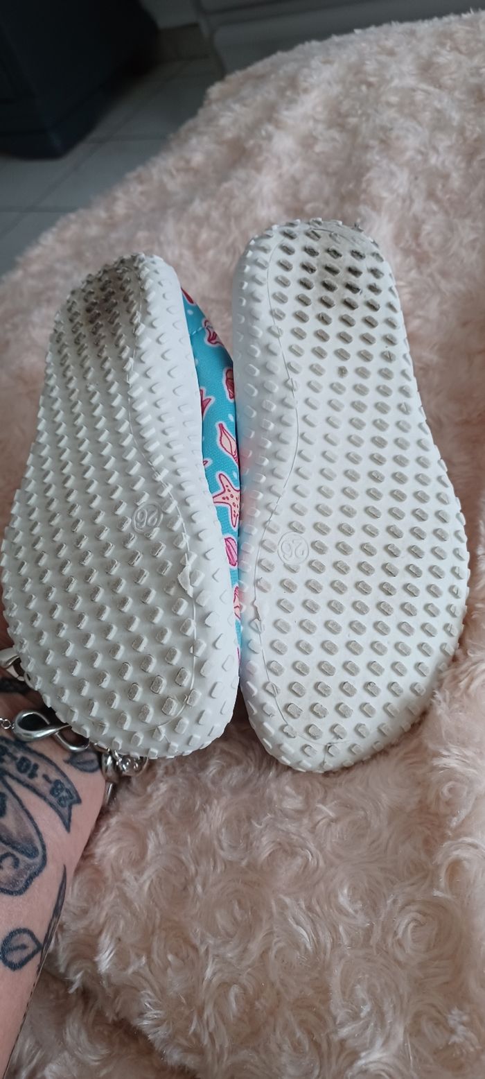 Tres belle chaussures d'eau fille Pointure 26 - photo numéro 9