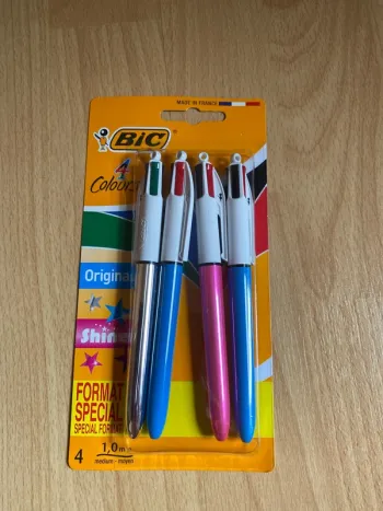 Lot de 4 stylos 4 couleurs