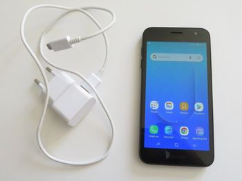 Téléphone Samsung J2 core noir - 16 Go