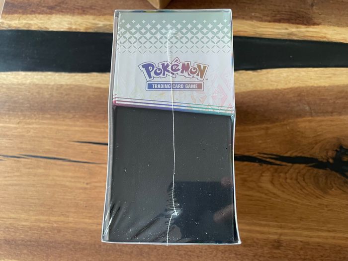 ETB Prismatic Evolutions Pokemon Center Edition ENG New Sealed / Neuf scellé - photo numéro 2