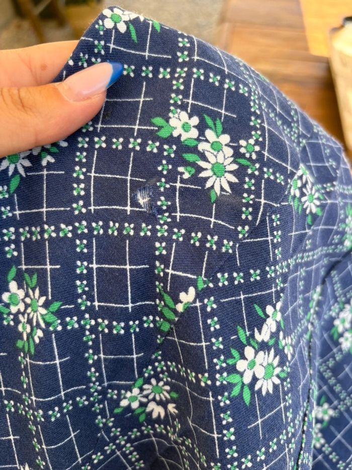 Robe blouse à motif fleuri - des années 70 - en très bon état - taille 42/XL - photo numéro 6