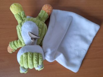 DOUDOU GRENOUILLE AVEC MOUCHOIR / BABY NAT
