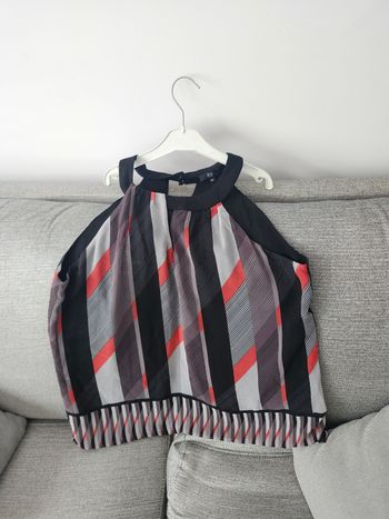 Haut rouge et noir RIU Paris