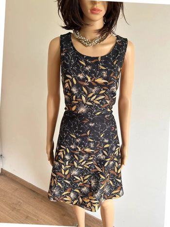 Robe imprimée neuve sans manches Molly Bracken taille M