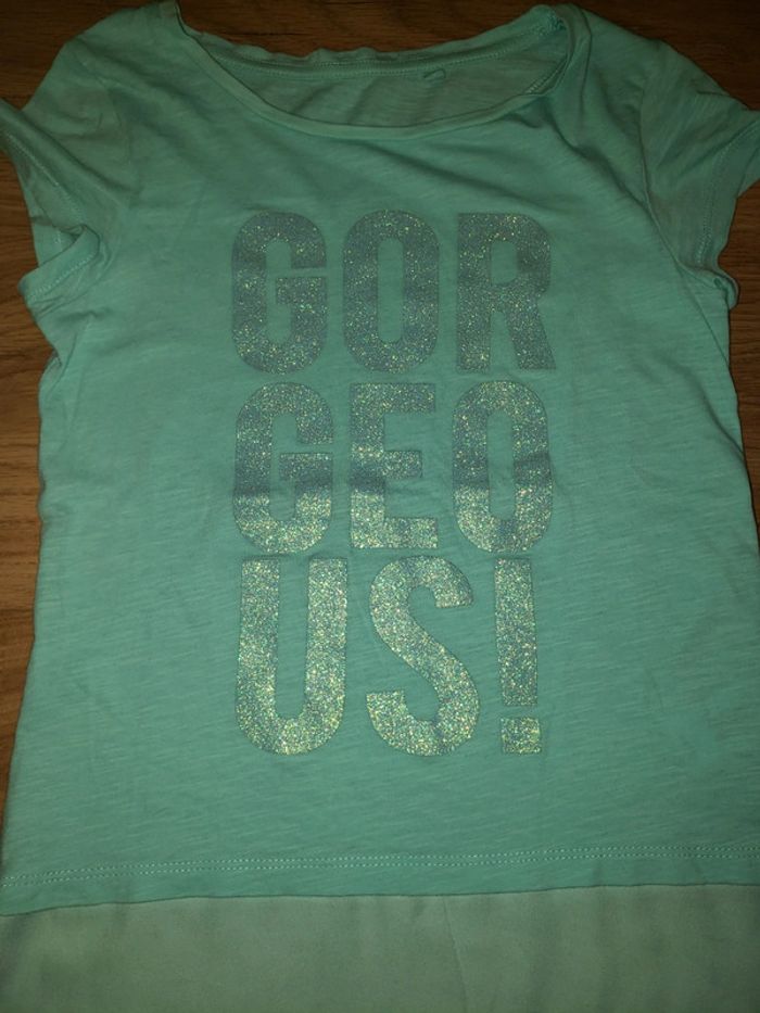 T-shirt C&A taille 9/10 ans - photo numéro 2